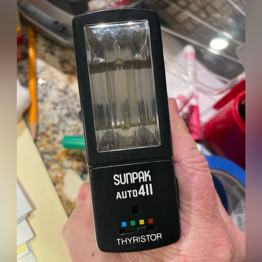 Sunpak Auto Thyristor 411 Shoe Mount Camera Flash Tested Working (Fast Shipping
